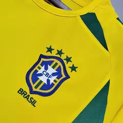 Imagem do CAMISA RETRÔ DO BRASIL - RONALDO 9 - HOME 2002 (COM PATCH)