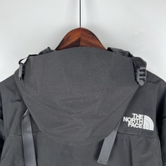 JAQUETA CORTA VENTO - THE NORTH FACE - PRETA 2023