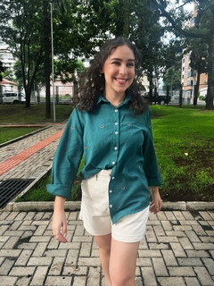 Camisa Magali - Feminina, mini bordados de melancia, verde murano, tecido premium - loja online