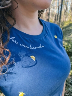 Camiseta Limonata - feminina, azul, 100% algodão premium, bordada - comprar online