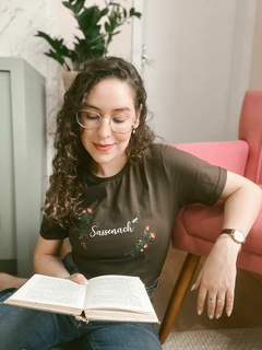 Camiseta Sassenach - Feminina, bordada, marrom, 100% algodão premium - loja online
