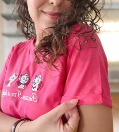 Camiseta Gatinha Marie - Feminina, Rosa, 100% algodão Premium, bordada - SIS.STORE 