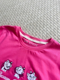 Camiseta Gatinha Marie - Feminina, Rosa, 100% algodão Premium, bordada - comprar online