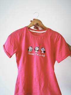 Camiseta Gatinha Marie - Feminina, Rosa, 100% algodão Premium, bordada na internet