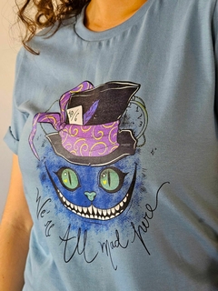 Camiseta Gato de Cheshire - Feminina, azul, 100% algodão Premium, Estampada