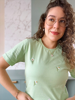 Camiseta Fábula - Feminina, verde, 100% algodão premium, bordada