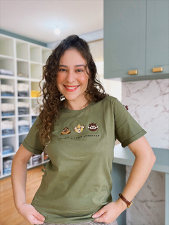 Camiseta O Rei Leão - Feminina, verde militar, 100% algodão premium, bordada na internet