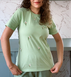 Camiseta Fábula - Feminina, verde, 100% algodão premium, bordada na internet