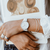 reloj mujer plateado con correa cuero blanco marca Valkur diseñado en Argentina