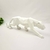Escultura De Pantera Branca Decorativa Resina 14x43x8cm na internet