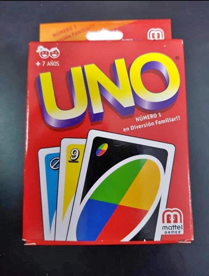 Mattel Games Juego de cartas UNO, juguete para niños y adultos, juego  familiar para acampar y viajar en caja de lata de almacenamiento (exclusivo  de ) : Juguetes y Juegos 