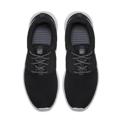 Tênis Feminino Nike Roshe One Preto e Branco Original na internet