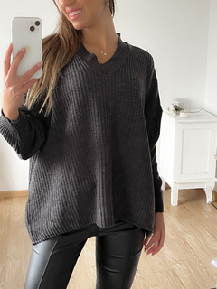 Sweater oversize escote V Acapulco - BENKA