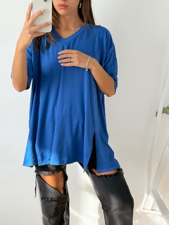 Remeron modal soft oversize con tajos y escote V Ardaitz - BENKA