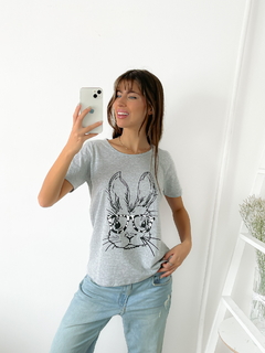 Remera algodon conejo con anteojos - comprar online