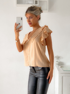 Blusa fibrana cuello Baby abotonada con volados Elara - comprar online