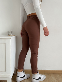 Pantalon bengalina elastizada con recortes y alforza Sienna en internet