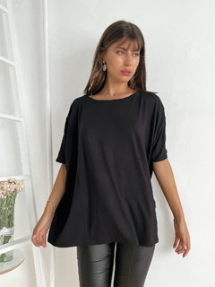 Remeron modal viscosa oversize con recorte y pinzas Kira