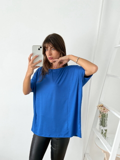 Remeron modal viscosa oversize con recorte y pinzas Kira en internet