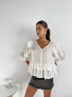 Blusa fibrana escote V manga globo con volados y botones Lanka