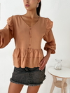 Blusa fibrana escote V manga globo con volados y botones Lanka - comprar online