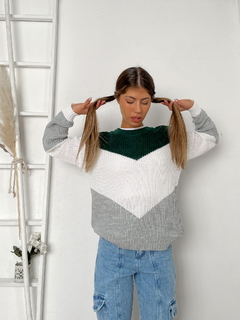Sweater combinado diseño en V Lenna - BENKA