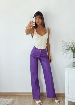 Pantalon cuerina con bolsillos traseros con cierre y boton Olivia - tienda online