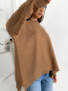 Sweater oversize rayado con tajo lateral Portman - BENKA