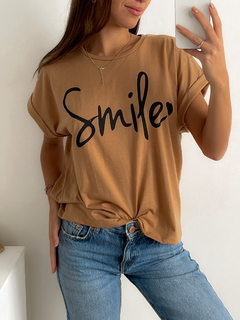 Imagen de Remera amplia manga rebatible Smile