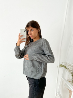 Imagen de Sweater amplio con trenzas y calado de rombos a los costados Sorrento