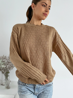Sweater con dibujo de ovalos en centro delantero y manga globo Volterra