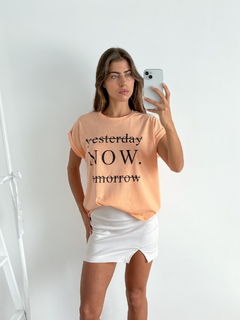 Remera amplia manga rebatible YesterdayNow - comprar online