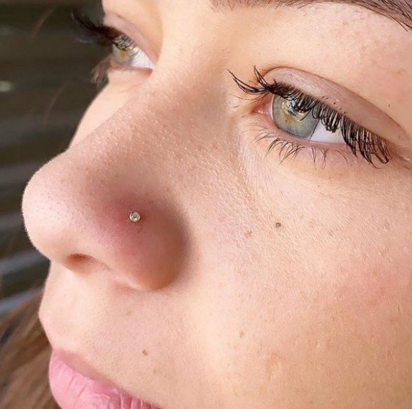 Piercing de Nariz Dourado com Brilho