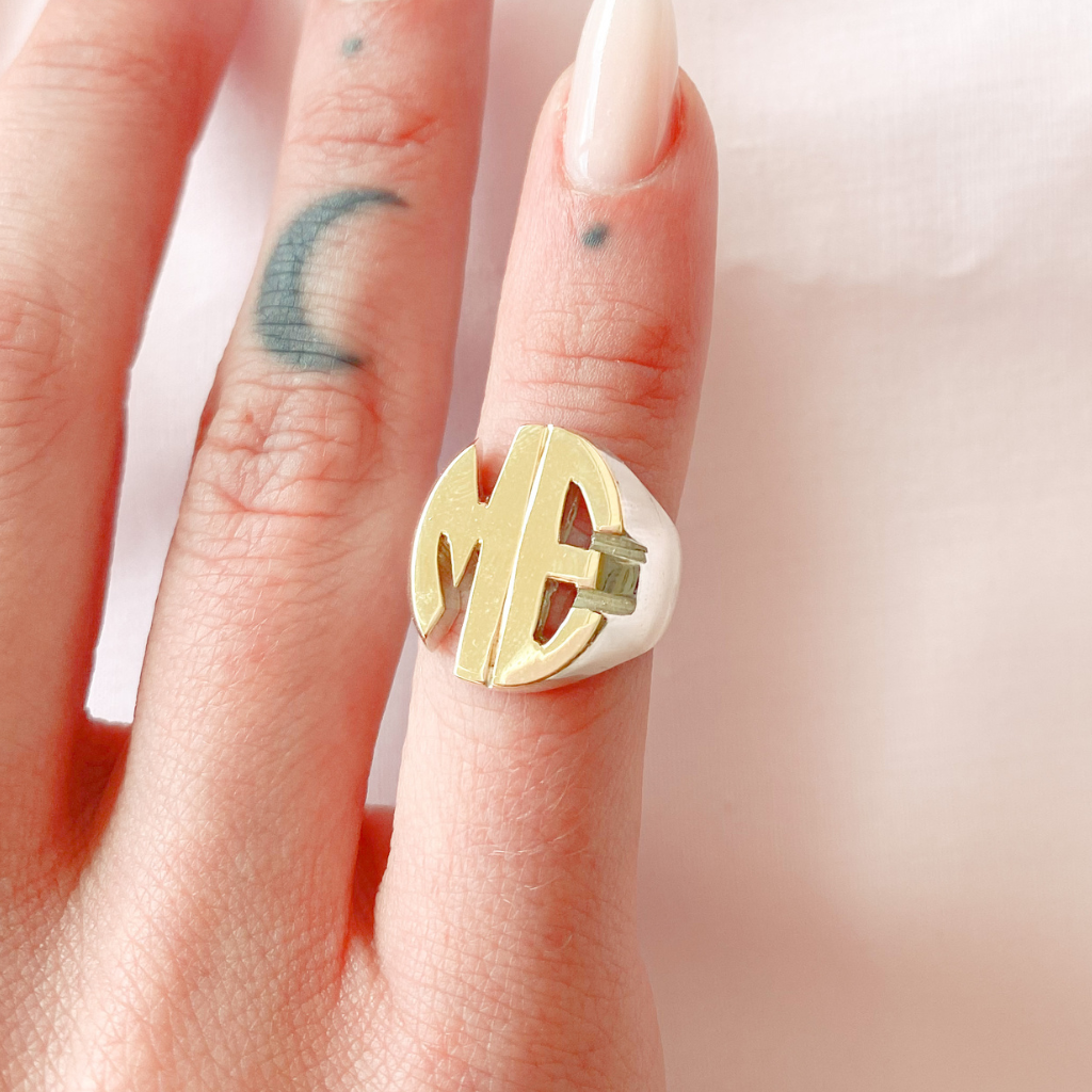 Anillo iniciales Sello Combinado Zabel Joyas