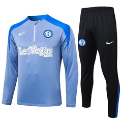 conjunto-de-treino-da-inter-de-milão-nike-2024-2025-2024-23-25-25-azul-claro-cinza-pré-jogo-agasalho-jaqueta-casaco-corta-vento-inverno-frio-chuva-calça-calção-fresco-academia-treino-treinar-treinamento-malhar-novo-nova-lançamento-temporada-profissional-o