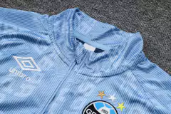 gremio-umbro-2023-2024-azul-escuro-cinza-preto-preta-jaqueta-agasalho-ziper-completo-fechado-blusao-calca-academia-calcao-novo-conjunto-frio-inverno-treino-treinamento-original-oficial-loja-confiavel-qualidajuventus-adidas-2023-2024-preto-preta-branca-bra