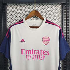 camisa-do-arsenal-adidas-2023-24-25-2024-2025-treino-treinamento-aquecimento-pré-jogo-branca-azul-patrociníos-patrocinadores-uniforme-nova-lançamento-novo-profissional-torcedor-torcedores-justa-elastano-futebol-masculina-masculino-confortável-frete-grátis