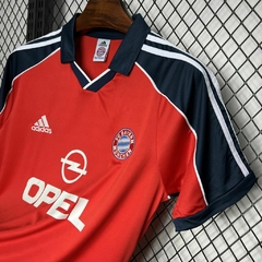 camisa-titular-do-bayern-de-munique-adidas-retrô-2000-2001-home-1-casa-i-primeira-vermelha-azul-com-patrociníos-patrocinadores-uniforme-antiga-autêntica-contemporânea-colecionadores-profissional-torcedor-torcedores-elastano-futebol-masculina-masculino-hom