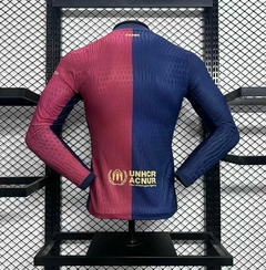 camisa-do-barcelona-nike-2024-2025-24-25-home-1-casa-titular-i-primeiro-vermelha-azul-lamine-yamal-raphinha-manga-longa-cumprida-patrociníos-patrocinadores-uniforme-nova-novo-lançamento-profissional-jogador-jogadores-elastano-futebol-masculina-masculino-h