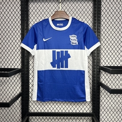 camisa-do-birmingham-city-nike-2024-2025-24-25-home-1-casa-titular-i-primeiro-azul-branco-premier-league-patrociníos-patrocinadores-uniforme-nova-lançamento-novo-profissional-torcedor-torcedores-elastano-futebol-masculina-masculino-homem-frete-grátis-entr