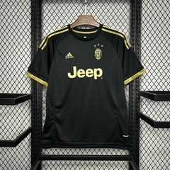 camisa-do-juventus-adidas-retrô-2015-2016-third-3-terceira-iii-preta-dourada-patrociníos-patrocinadores-uniforme-antiga-contemporânea-autêntica-rara-colecionadores-profissional-torcedor-torcedores-elasta