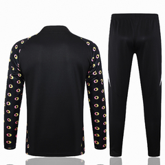 conjunto-agasalho-de-treino-do-juventus-adidas-2024-2025-24-25-preto-rosa-bege-bolinhas-zíper-pré-jogo-aquecimento-treino-treinamento-zíper-completo-jaqueta-casaco-corta-vento-inverno-frio-chuva-calça-calção-fresco-academia-treinar-comprar-online