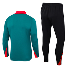 conjunto-de-treino-do-liverpool-nike-2024-2025-24-25-pré-jogo-aquecimento-verde-escuro-vermelho-agasalho-jaqueta-casaco-corta-vento-inverno-frio-chuva-calça-calção-fresco-academia-treino-treinar-treinamento-malhar-novo-nova-lançamento-temporada-profission