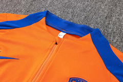 conjunto-de-treino-da-holanda-nike-2024-2025-2024-23-25-25-azul-laranja-abóbora-pré-jogo-agasalho-jaqueta-casaco-corta-vento-inverno-frio-chuva-calça-calção-fresco-academia-treino-treinar-treinamento-malhar-novo-nova-lançamento-temporada-profissional-orig