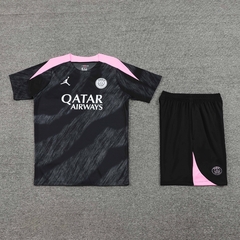 conjunto-de-treino-do-paris-saint-germain-psg-jordan-2024-2025-24-25-rosa-preto-vitinha-dembelé-camisa-camiseta-regata-quente-short-bermuda-calção-fresco-academia-treino-treinar-treinamento-malhar-novo-nova-lançamento-temporada-profissional-original-ofici