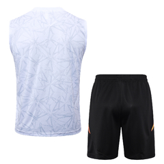 conjunto-de-treino-do-real-madrid-adidas-2024-2025-24-25-branco-e-preto-pré-jogo-vini-jr-rodrygo-camisa-camiseta-regata-quente-short-bermuda-calção-fresco-academia-treino-treinar-treinamento-malhar-novo-nova-lançamento-temporada-profissional-original-ofic