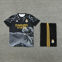 conjunto-de-treino-do-real-madrid-adidas-2024-2025-24-25-preto-cinza-onça-pintada-vini-jr-rodrygo-camisa-camiseta-regata-quente-short-bermuda-calção-fresco-academia-treino-treinar-treinamento-malhar-novo-nova-lançamento-temporada-profissional-original-ofi