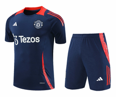 conjunto-de-treino-do-manchester-united-adidas-2024-2025-2024-25-25-vermelha-azul-escuro-pré-jogo-camisa-regata-camiseta-bermuda-short-shorts-verão-calção-fresco-academia-treino-treinar-treinamento-malhar-novo-nova-lançamento-temporada-profissional-origin