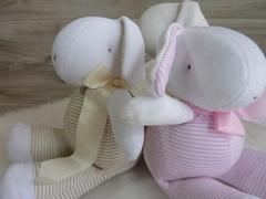 Conejo sonajero de plush - tienda online
