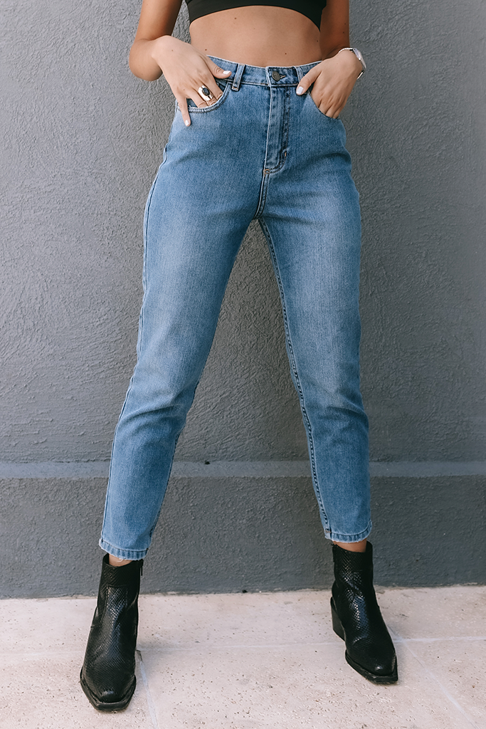 Jean Mom - Chic Denim  | All about jeans | Shop Online